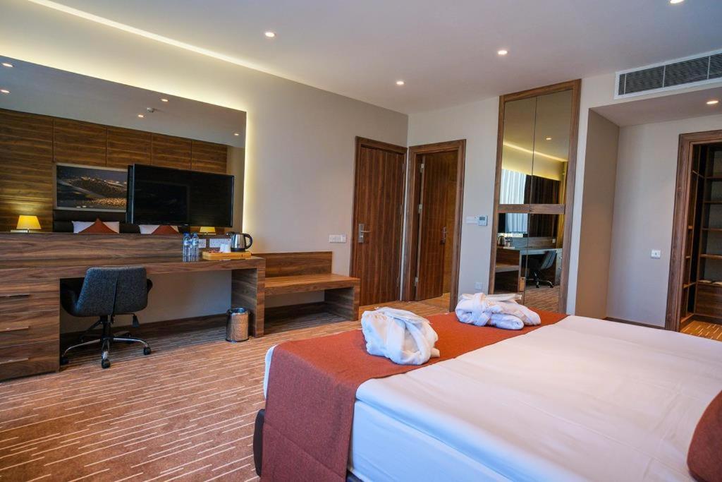 Ekor Elegance Hotel Фамагуста Екстериор снимка