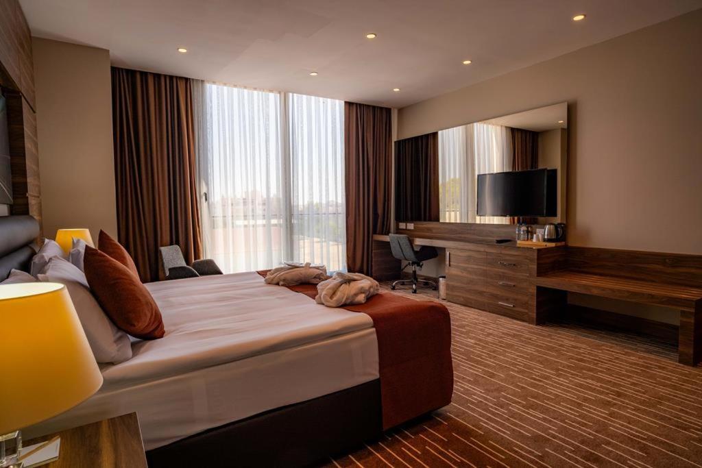 Ekor Elegance Hotel Фамагуста Екстериор снимка